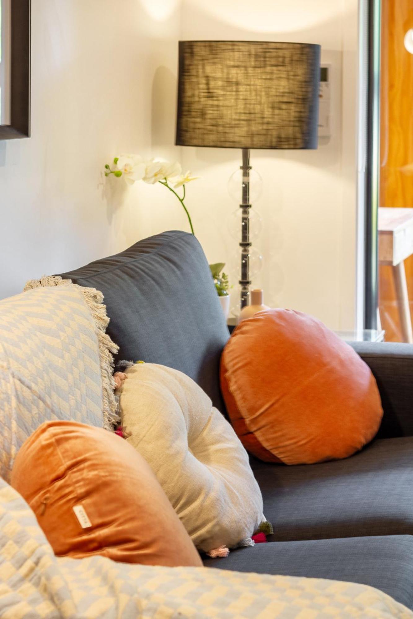 Cozy 1-Bed Apartment With Park Views, Sleeps 4 Christchurch Exterior foto
