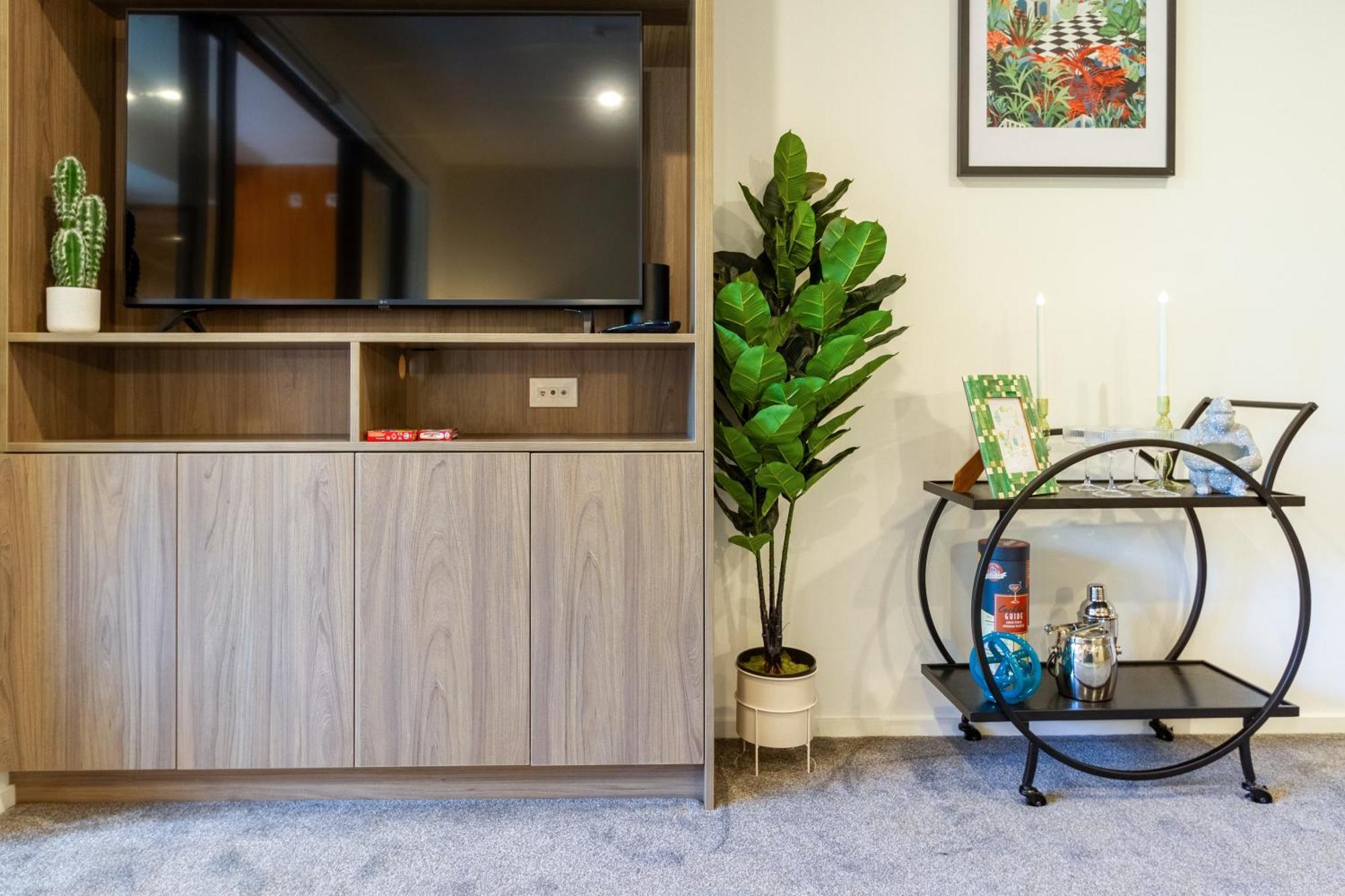 Cozy 1-Bed Apartment With Park Views, Sleeps 4 Christchurch Exterior foto